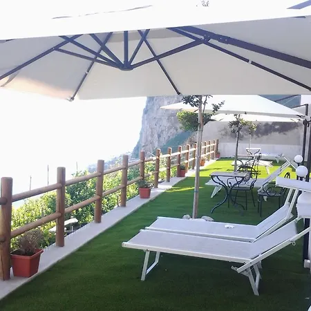 Villa Amalfi * אמאלפי